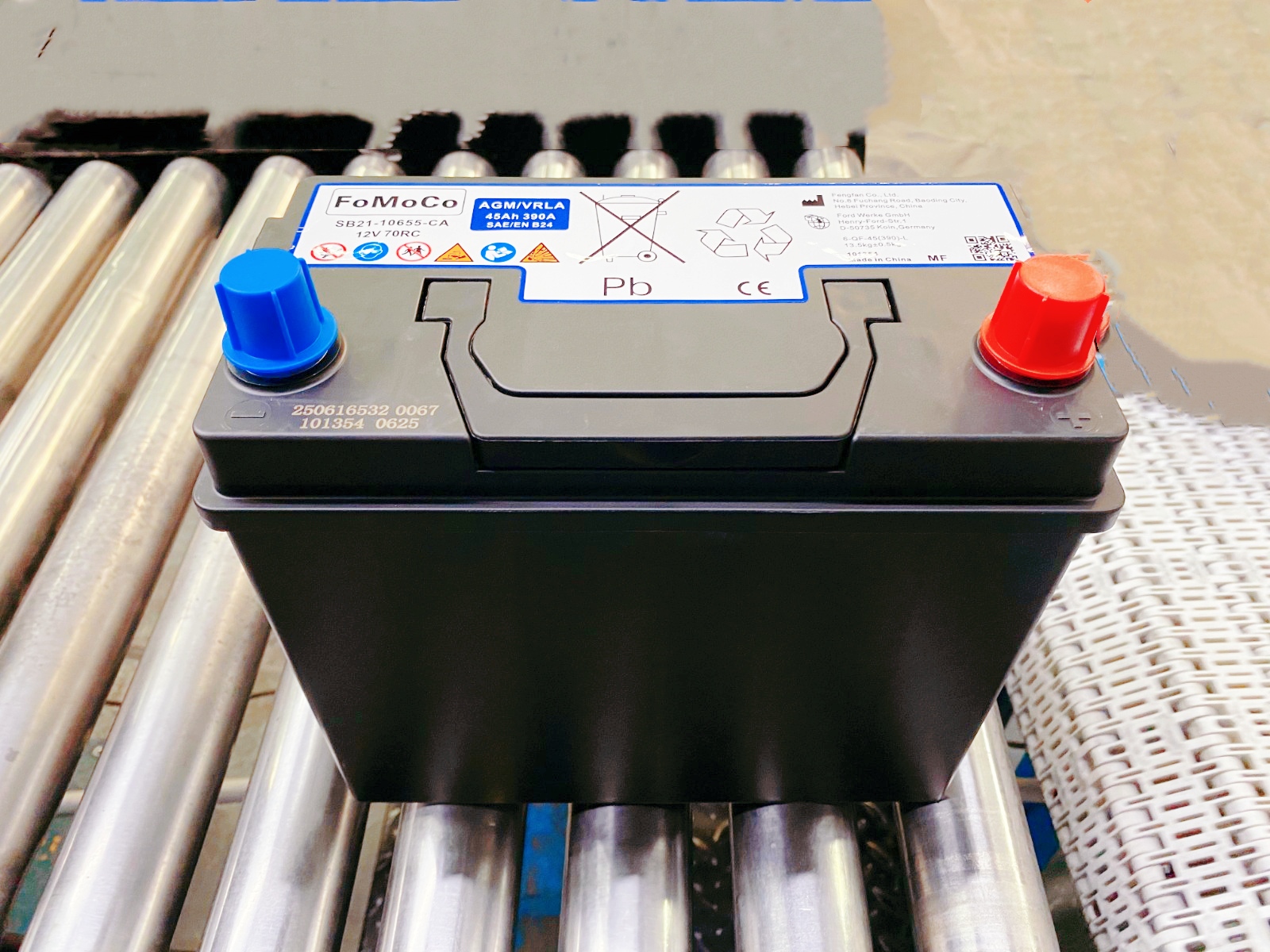 中船风帆首款日系AGM电池产品试装成功